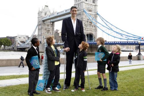 Турок  признан самым высоким человеком в мире