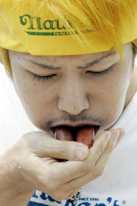 Кобаяси съел за 12 минут 54 хот-дога