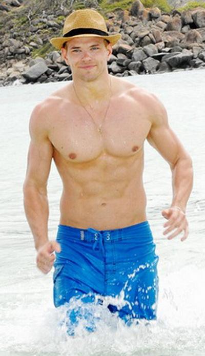 Звездные мужчины без рубашек
