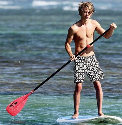 Звездные мужчины без рубашек