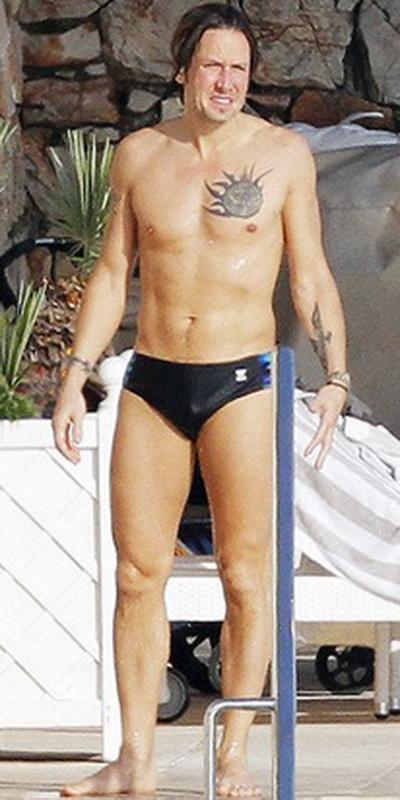 Звездные мужчины без рубашек