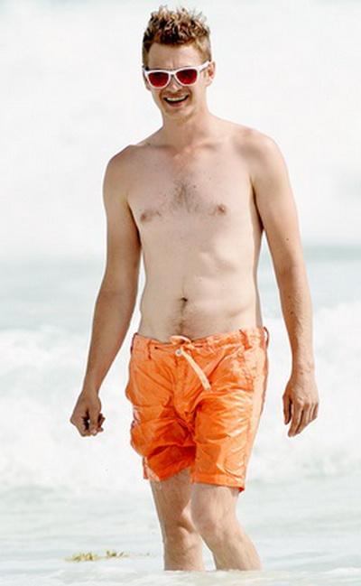 Звездные мужчины без рубашек