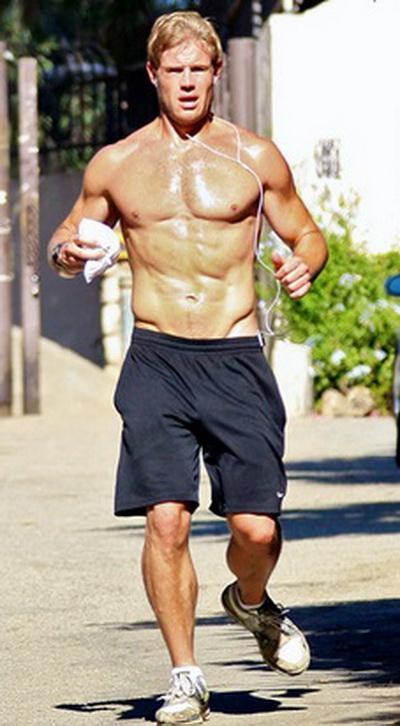 Звездные мужчины без рубашек