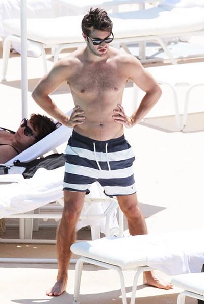 Звездные мужчины без рубашек