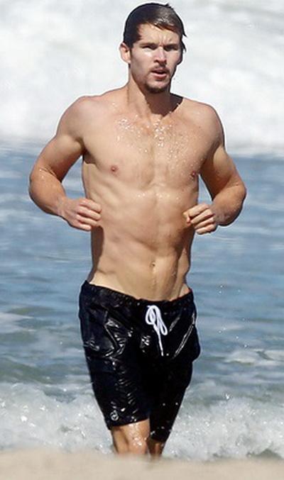 Звездные мужчины без рубашек