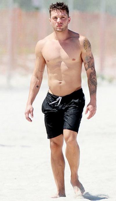 Звездные мужчины без рубашек