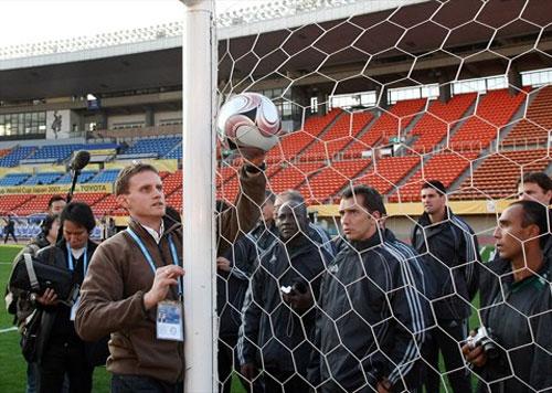 ФИФА представила мяч «с извилинами»