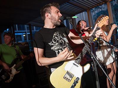 Сколько получают звезды за свои выступления