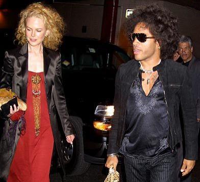 Первая любовь: с кем знаменитости встречались в юности