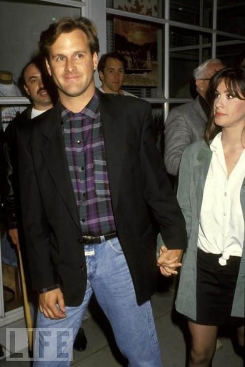 Первая любовь: с кем знаменитости встречались в юности