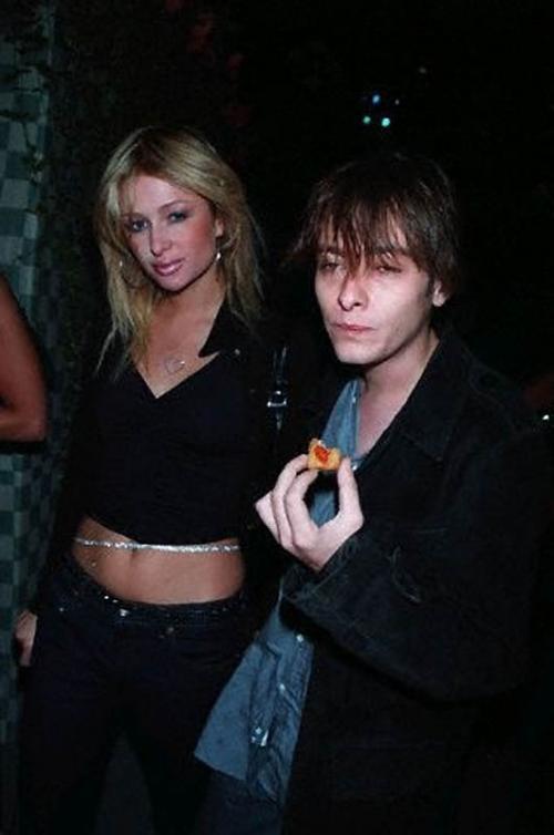 Первая любовь: с кем знаменитости встречались в юности