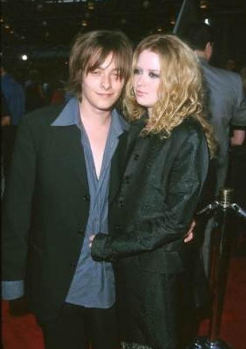 Первая любовь: с кем знаменитости встречались в юности