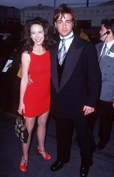 Первая любовь: с кем знаменитости встречались в юности