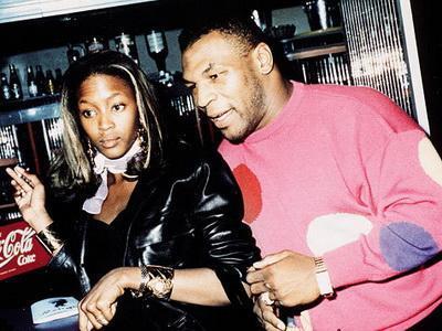 Первая любовь: с кем знаменитости встречались в юности