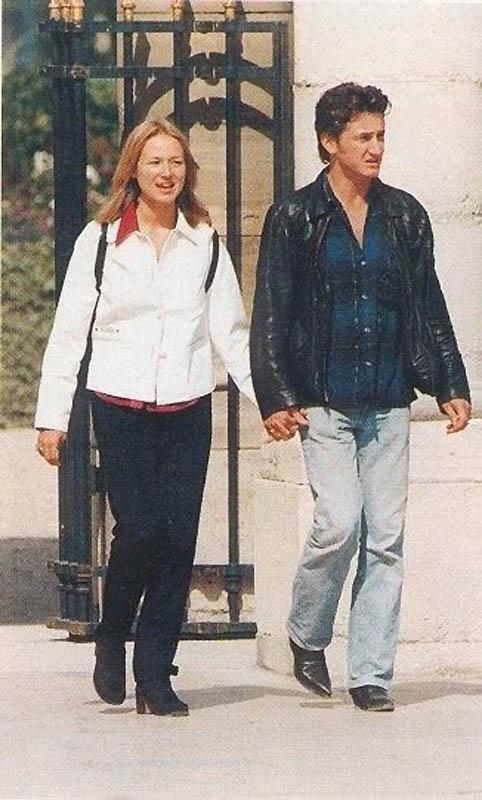 Первая любовь: с кем знаменитости встречались в юности