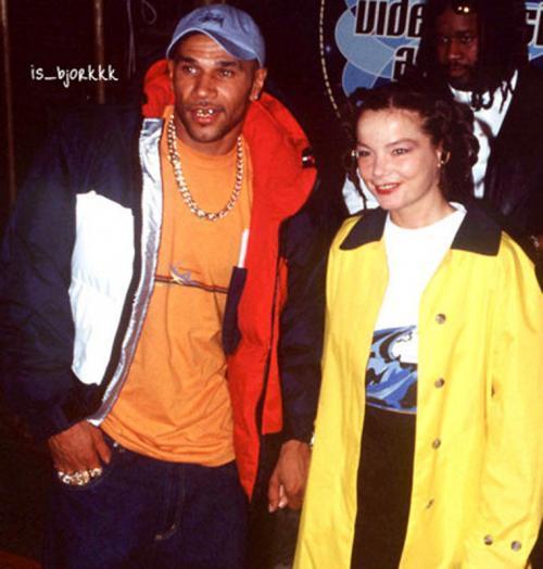 Первая любовь: с кем знаменитости встречались в юности