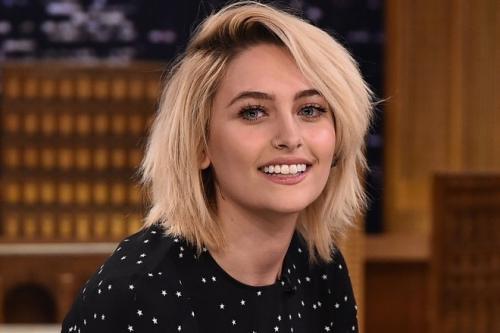 Знаменитости, которые побороли алкоголизм в юности