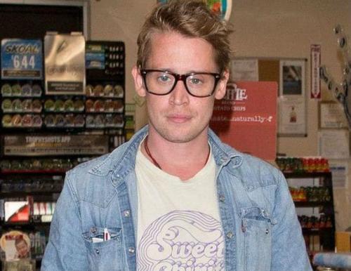 Знаменитости, которые побороли алкоголизм в юности