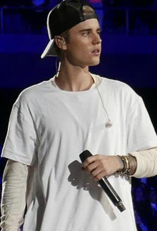 Знаменитости, которые побороли алкоголизм в юности