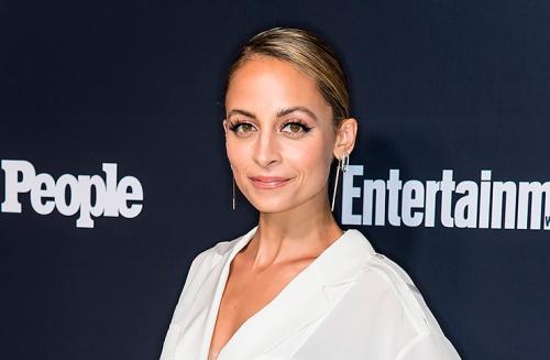 Знаменитости, которые побороли алкоголизм в юности