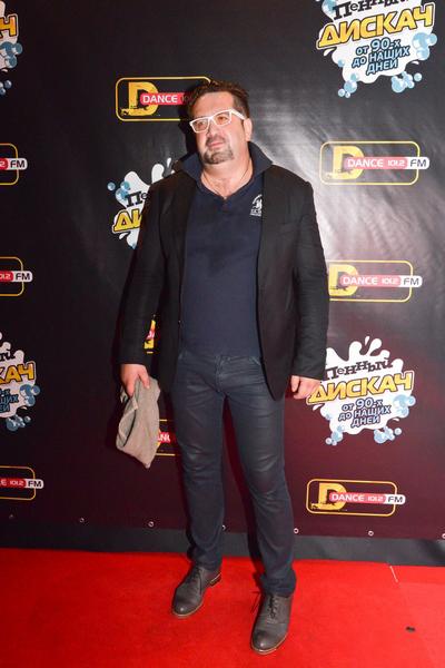 Звезды — на сцене, зрители — в пене