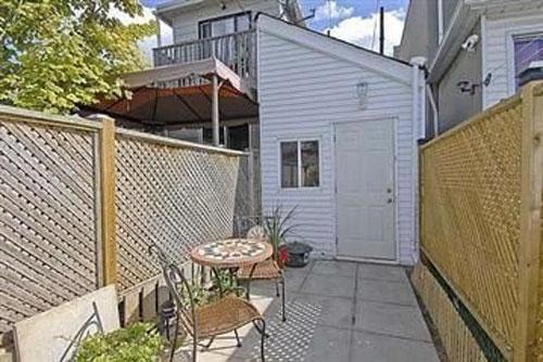 Самый маленький дом в Торонто оказался и самым дорогим