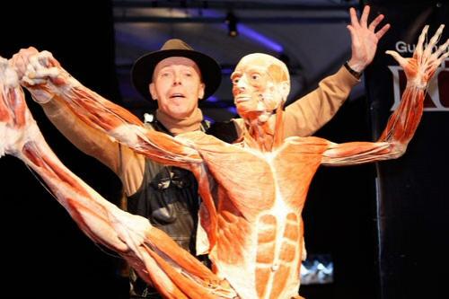 Немец заставил трупы заниматься сексом