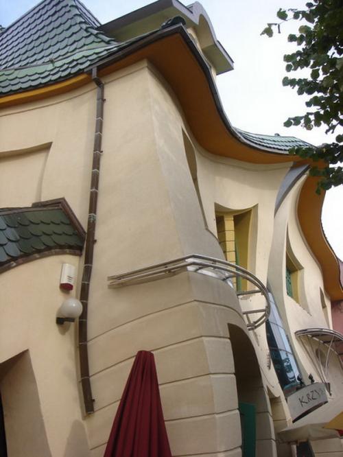 Самый необычный дом в Европе — кривой дом в Сопоте