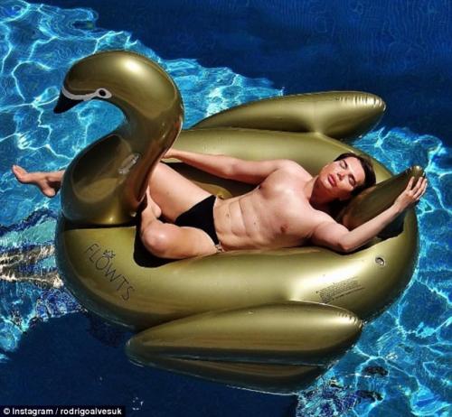 Rich Kids: у богатых детишек в Инстаграм есть свое приложение за