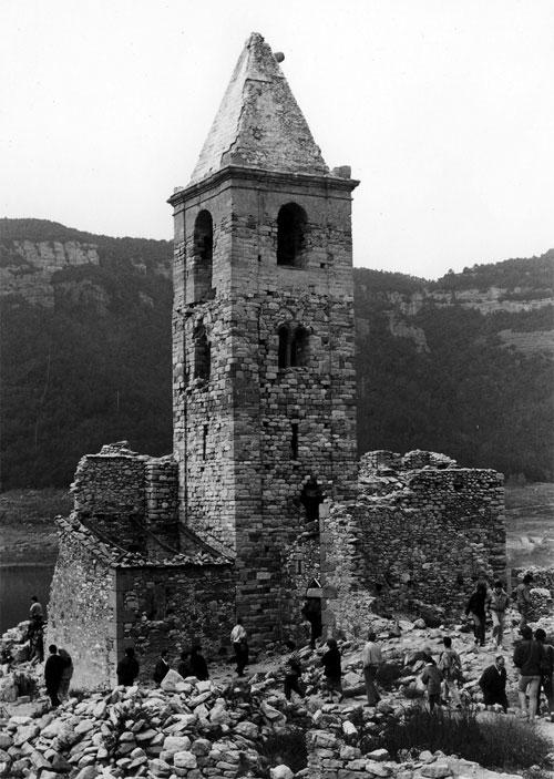 Засуха "обнажила" цыганский храм 11 века