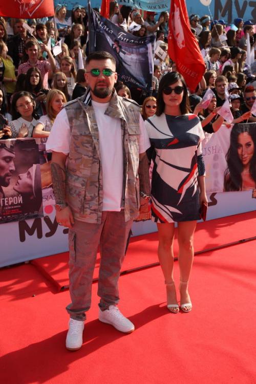 На премии МУЗ-ТВ Собчак поцеловали…в живот