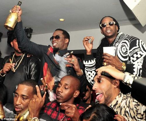 Как отрываются звезды на частных вечеринках и дискотеках