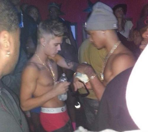 Как отрываются звезды на частных вечеринках и дискотеках