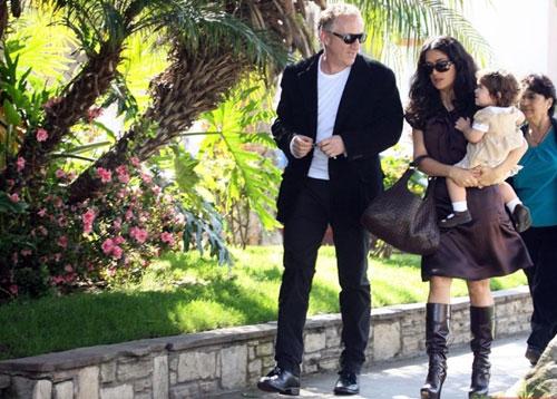 Миллиардер забаловал 18-месячную дочь