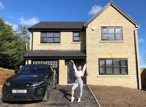 Как британская студентка разбогатела на купальниках