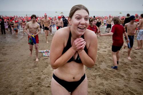 Моржи отметили Новый год заплывами