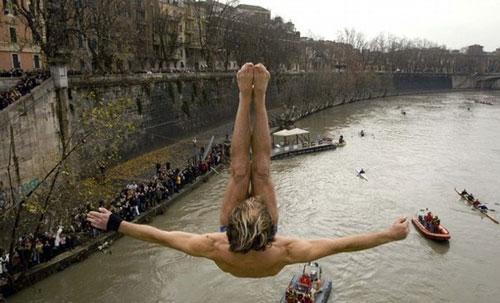 Моржи отметили Новый год заплывами