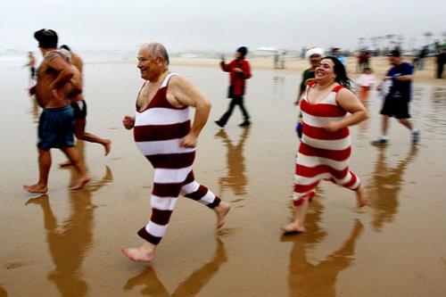 Моржи отметили Новый год заплывами