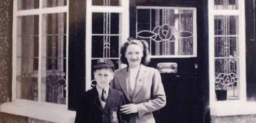 Знаменитости, которые росли сиротами