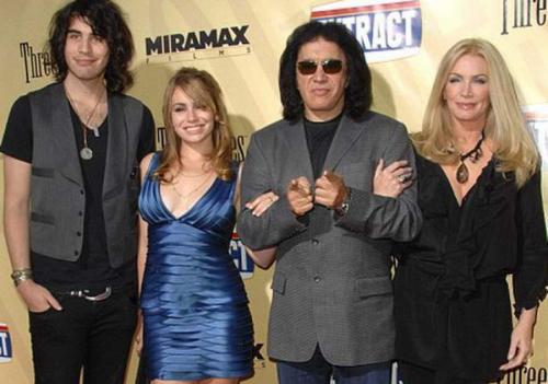 18 знаменитостей, которые лишили своих детей наследства