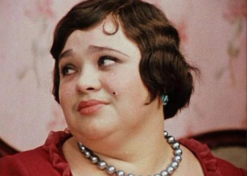 Советские звезды с пышными формами: как они выглядели в молодости