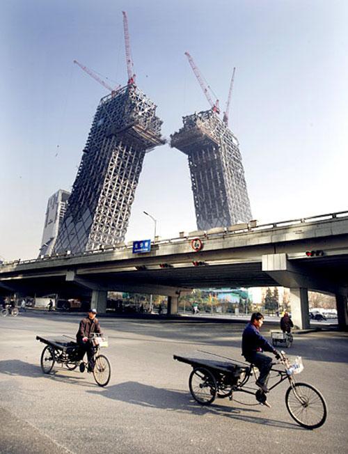В «падающих башнях»  Китая разместиться телецентр