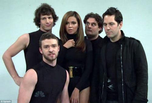 Джастин Тимберлейк одел каблуки и купальник