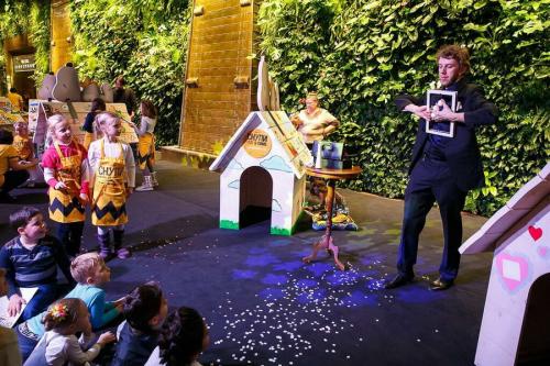 Снупи превратил звезд в детей