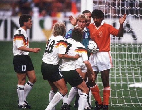 Ухо Холифилда и "рука Бога" Марадоны: самые скандальные выходки спортсменов