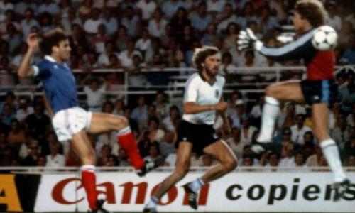 Ухо Холифилда и "рука Бога" Марадоны: самые скандальные выходки спортсменов