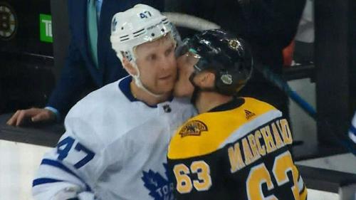 Ухо Холифилда и "рука Бога" Марадоны: самые скандальные выходки спортсменов