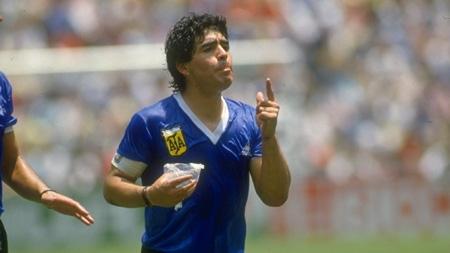 Ухо Холифилда и "рука Бога" Марадоны: самые скандальные выходки спортсменов