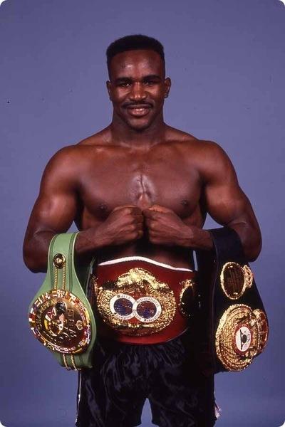 Ухо Холифилда и "рука Бога" Марадоны: самые скандальные выходки спортсменов