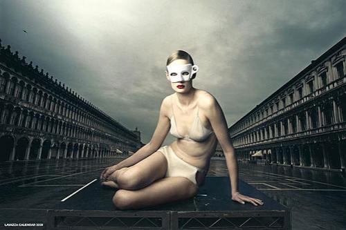 Дочь легендарной Изабеллы Росселини снялась  в эротическом календаре